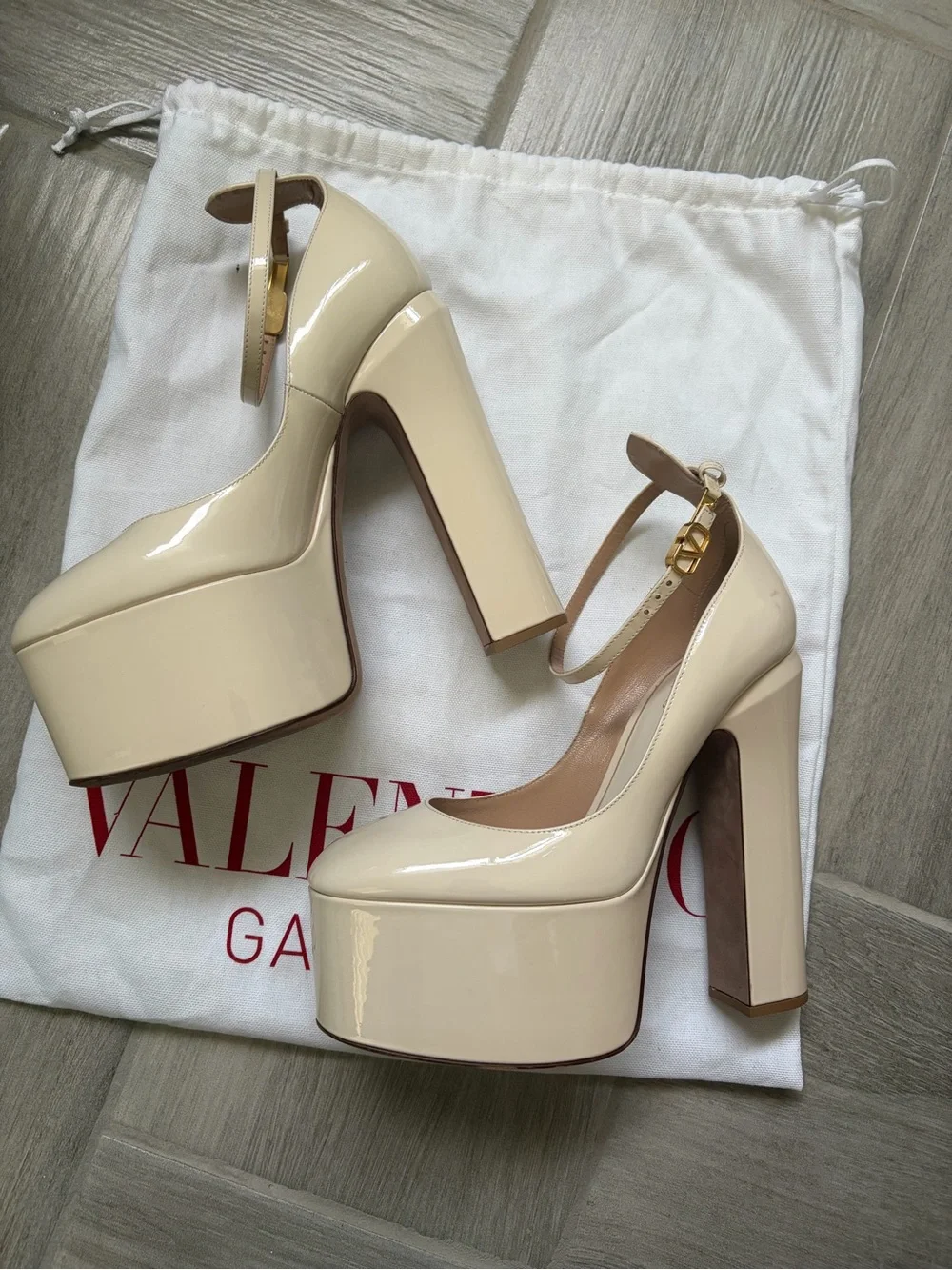 Valentino Ivory Patent Leather Tan-Go Platform Ankle Strap Pump Size 36.5